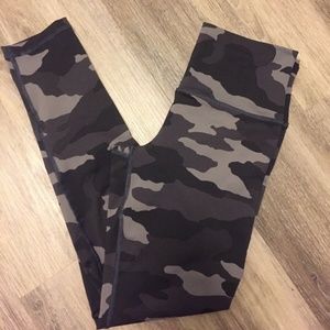 BRAND NEW Aerie Camo High Waisted Leggings S